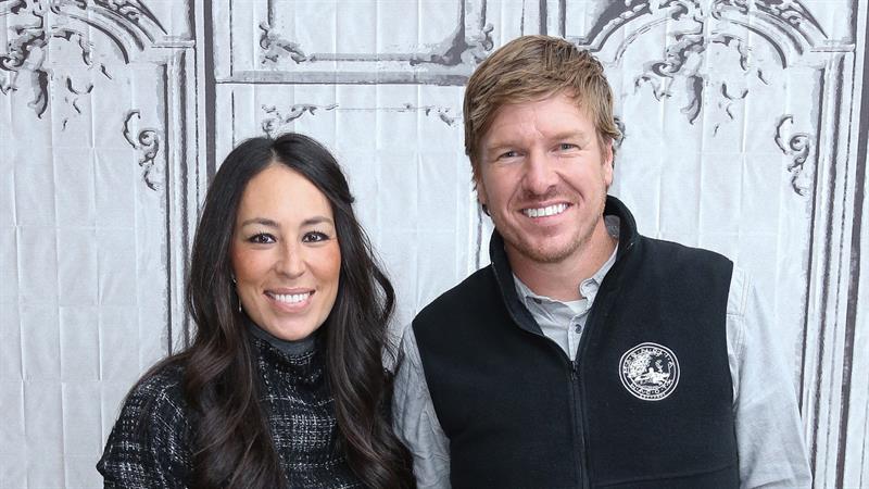 Is Joanna Gaines Pregnant? Fixer Upper Fans Are Convinced 'Fixer Upper's' Joanna Gaines Opens Up About Her 'Geriatric Pregnancy