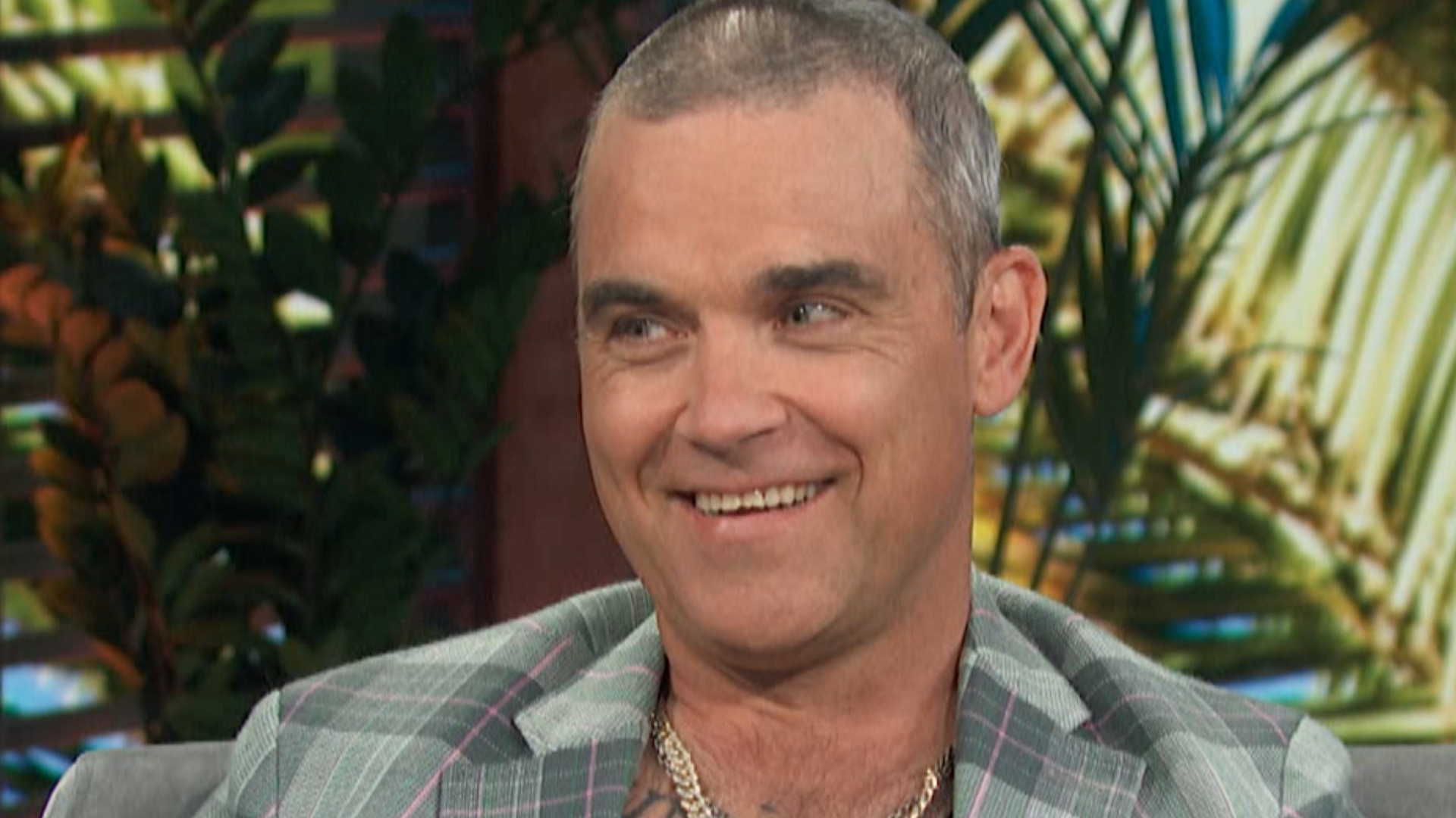 Robbie Williams Gets Honest About Being A Dad To Four Kids Access(02)