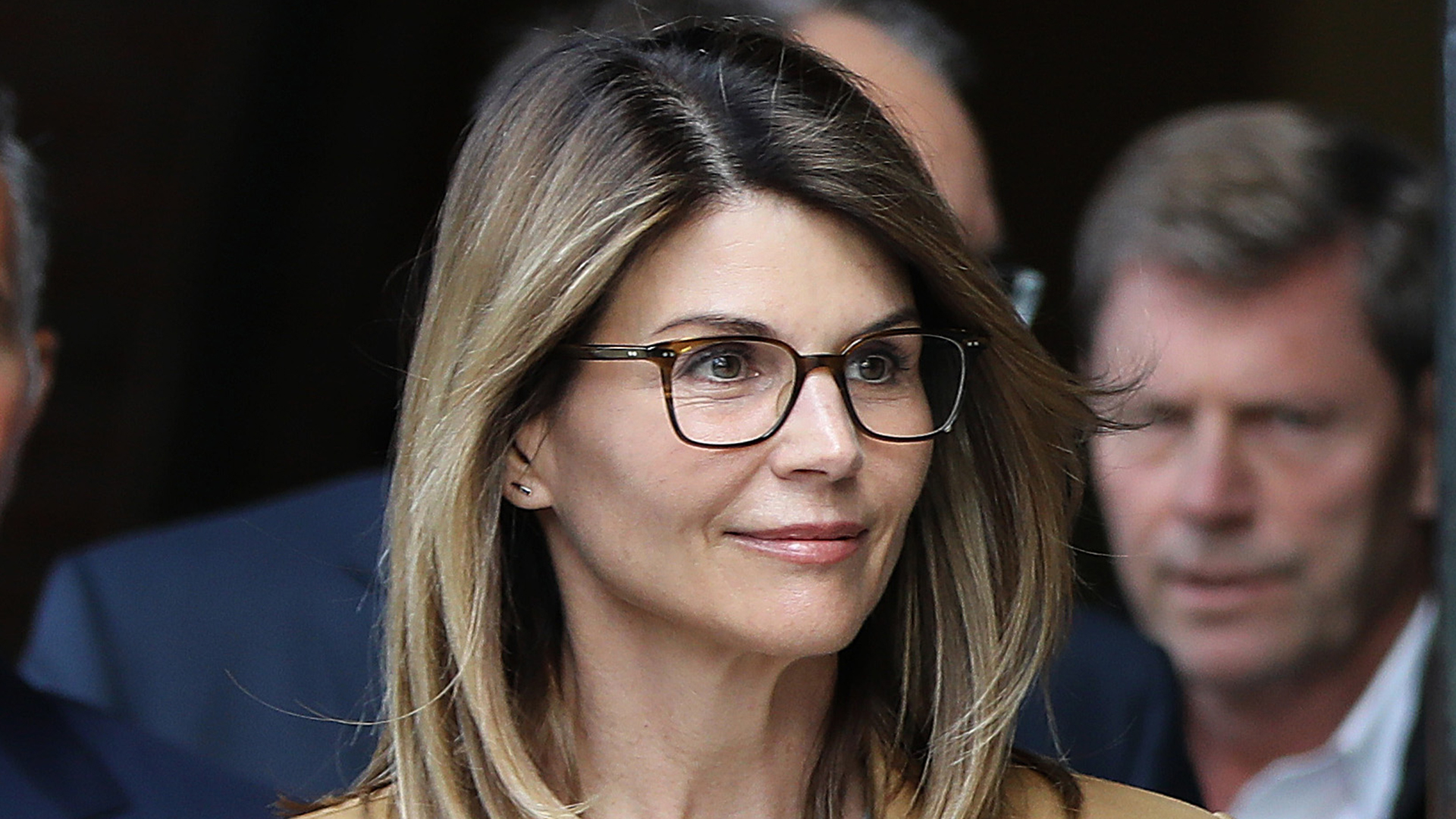 Lori Loughlin's Attorneys File Motion To Dismiss College Bribery Case