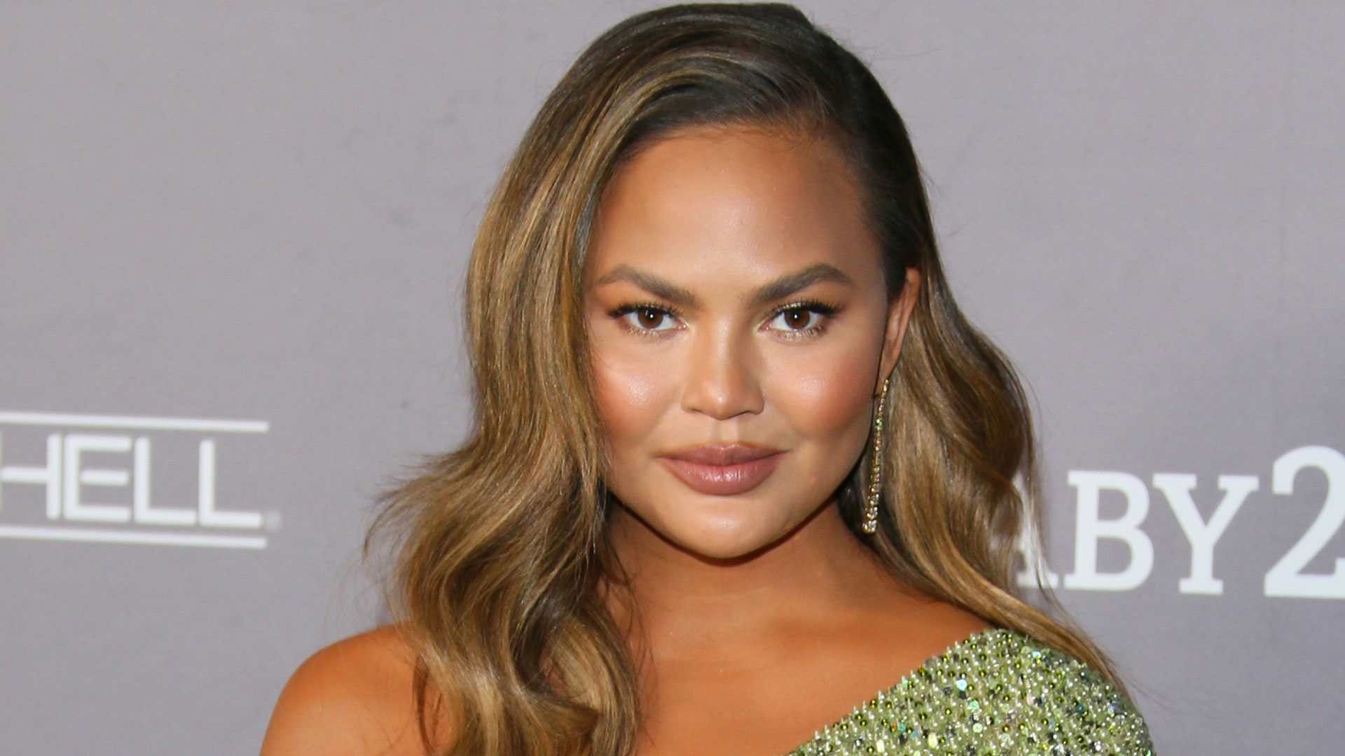 Chrissy Teigen Marks Week Son Jack Would've Been Born, Says Period(02)