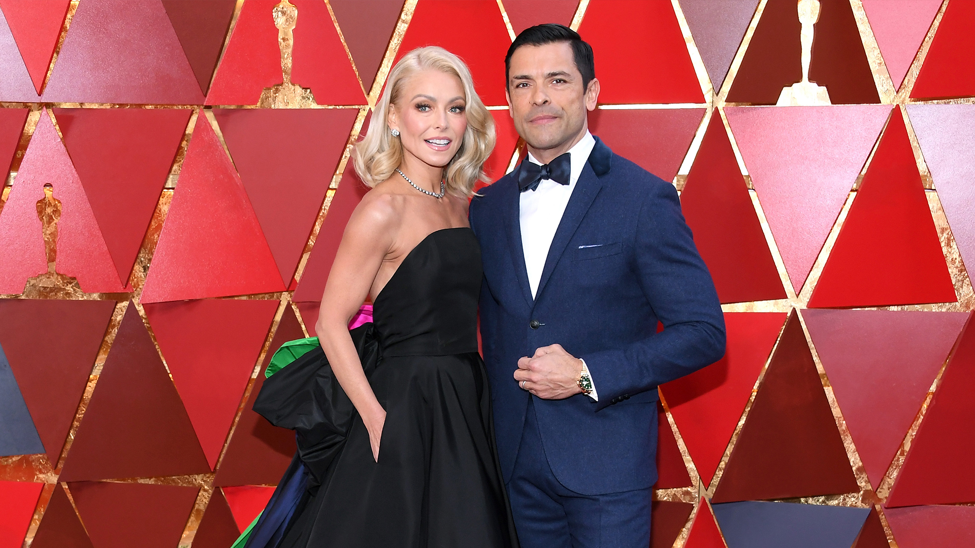 Kelly Ripa Shares ‘Best Gift Ever’ From Mark Consuelos For 25th Wedding