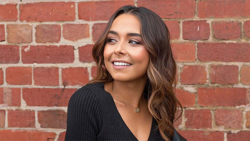 The Bachelorette Australia Names First Bisexual Lead With Male Female Contestants Access