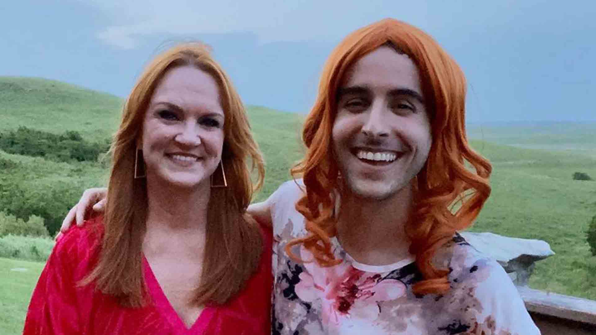 Ree Drummond & TikToker Who Makes ‘Pioneer Woman’ Parodies Film(01)