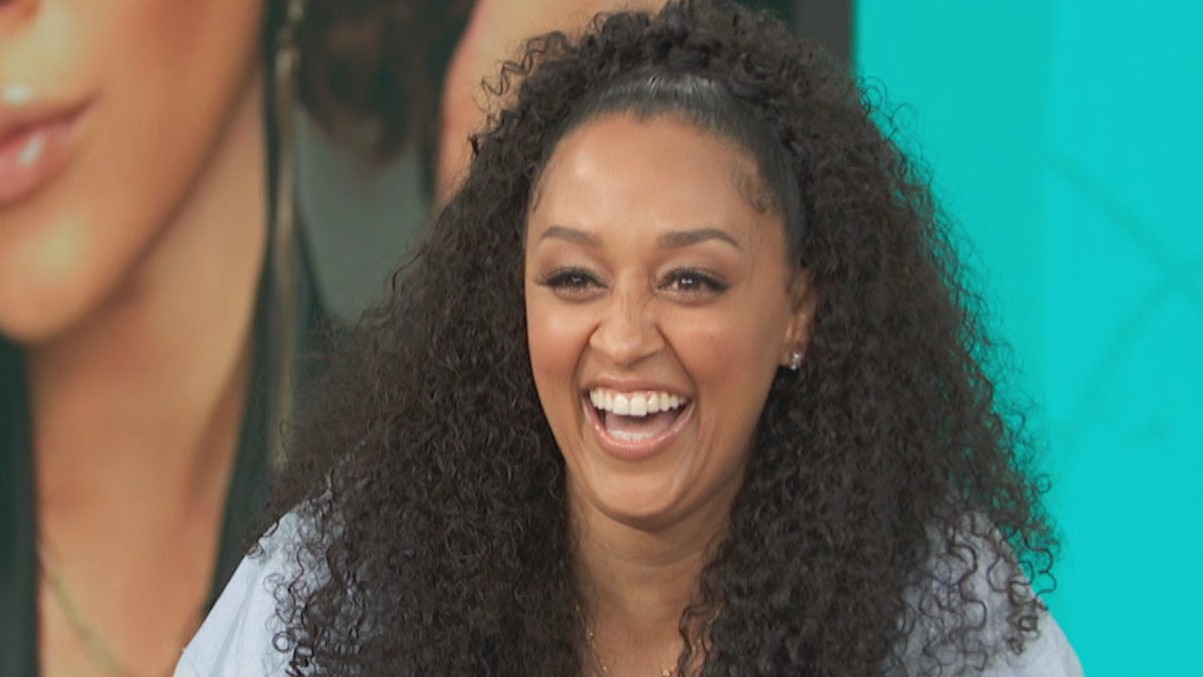 Tia Mowry Reflects On Working With Taraji P. Henson On ‘Sister, Sister