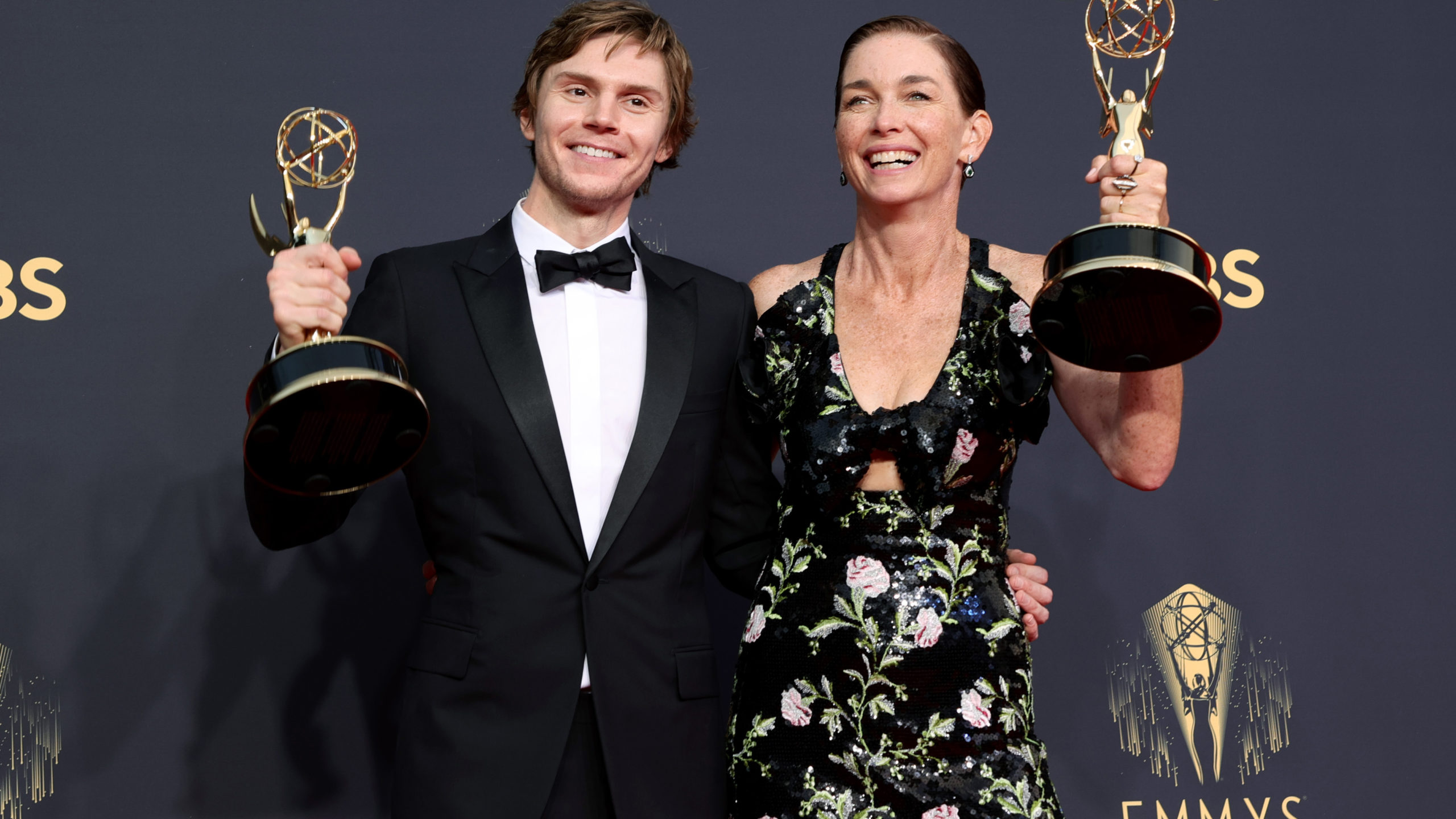 Evan Peters Gives Kate Winslet Massive Shoutout As He Wins Emmy Award