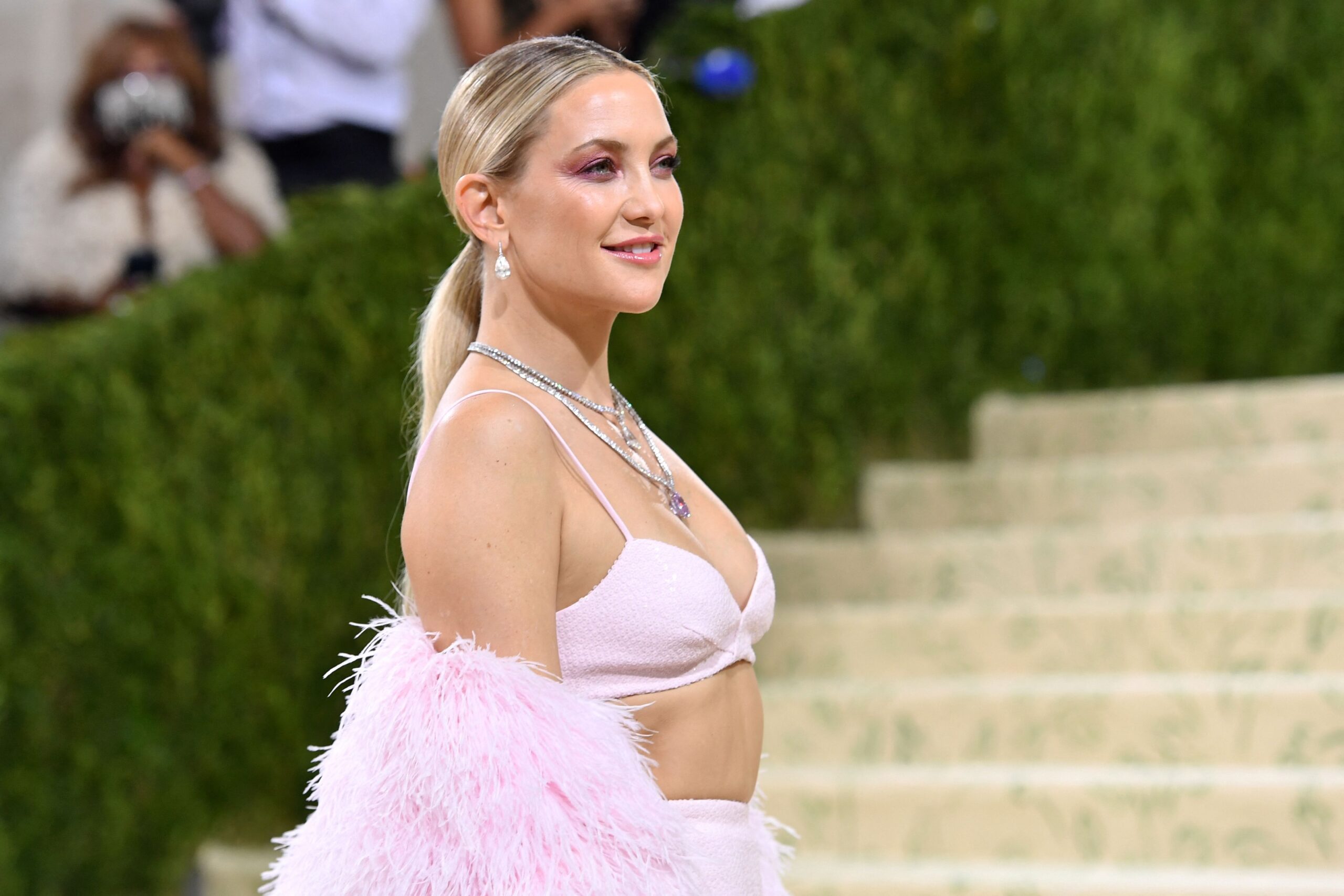 Kate Hudson Flashes Engagement Ring At 2021 Met Gala Access