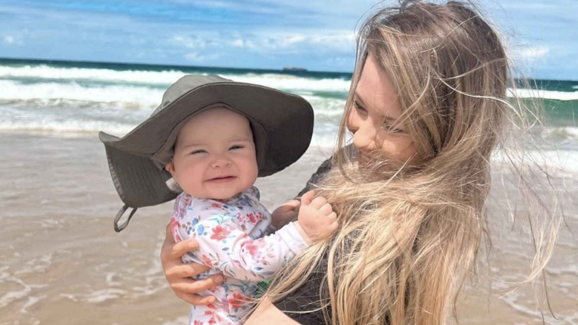 Bindi Irwin Shares Cute Video Of Daughter Grace Putting Her Toes In The ...