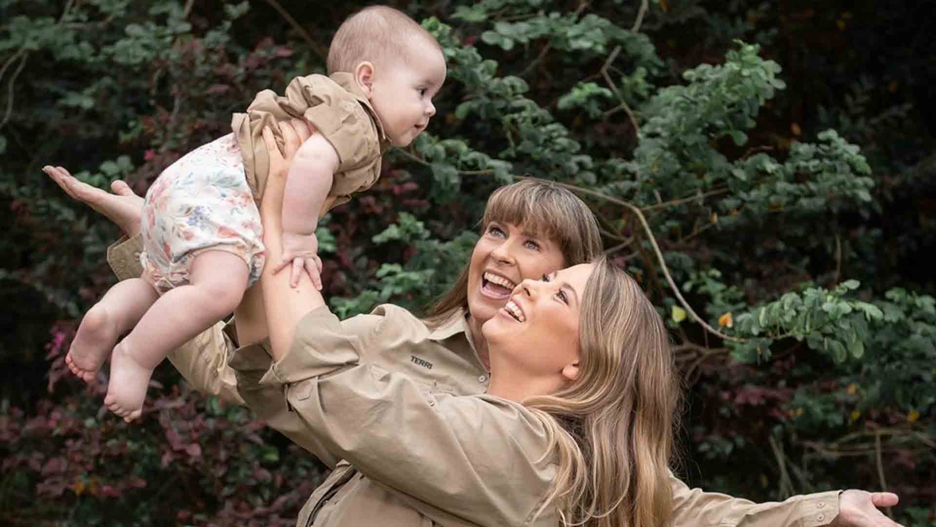 Bindi Irwin, Daughter Grace Warrior And Mom Terri Irwin Adorably Match ...