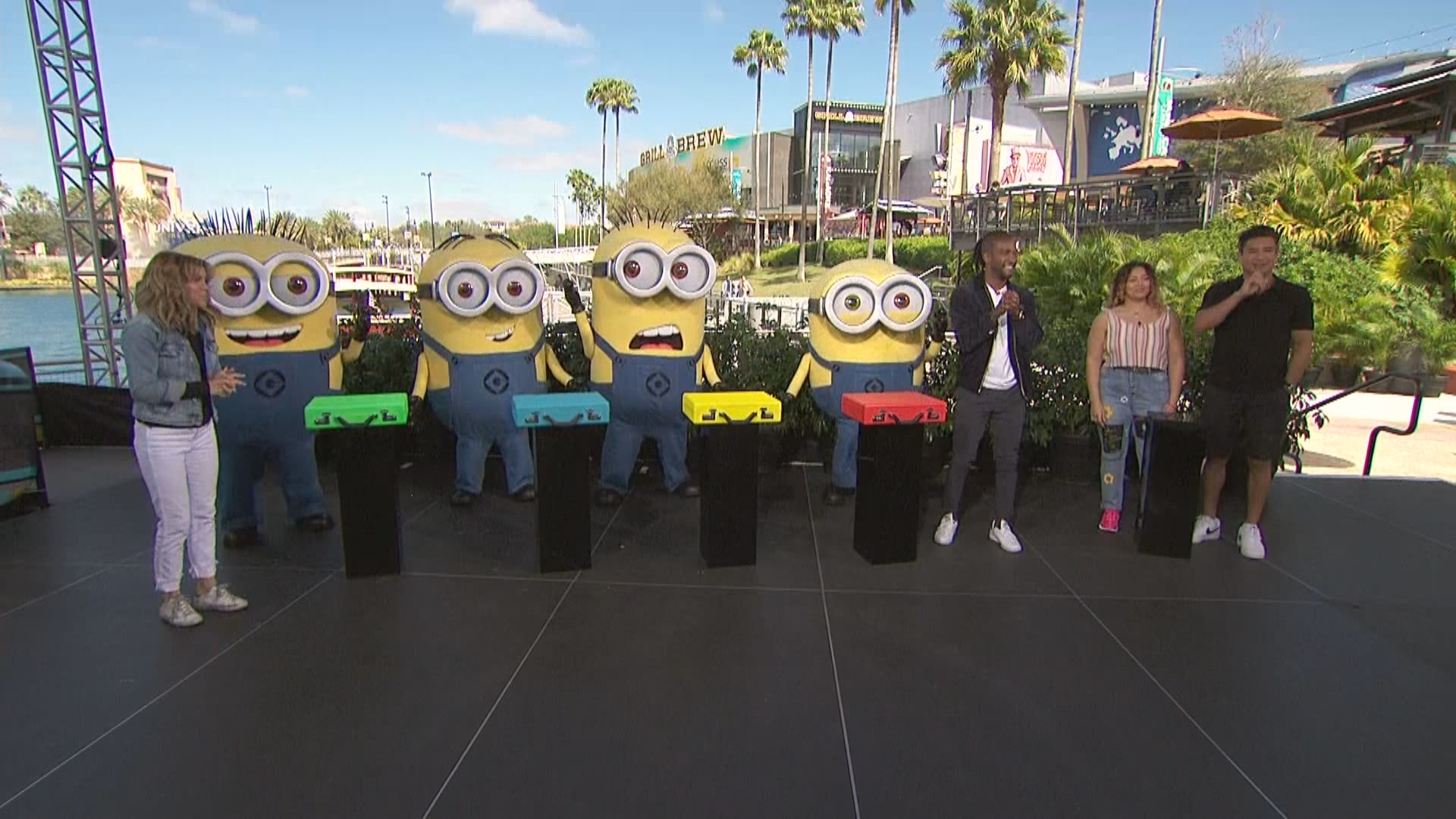 One Lucky Fan Plays 'Minion With The Most' For A Chance To Win ...