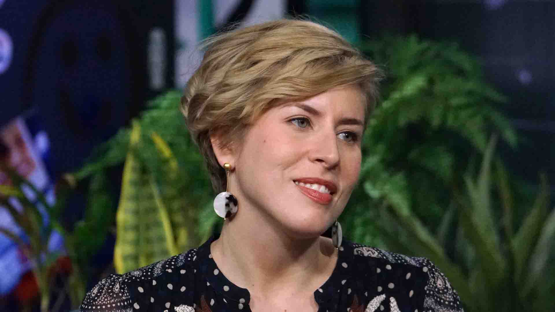 Erin Napier Recounts When Stranger Came To Her Town To 'Protect' Her(01)