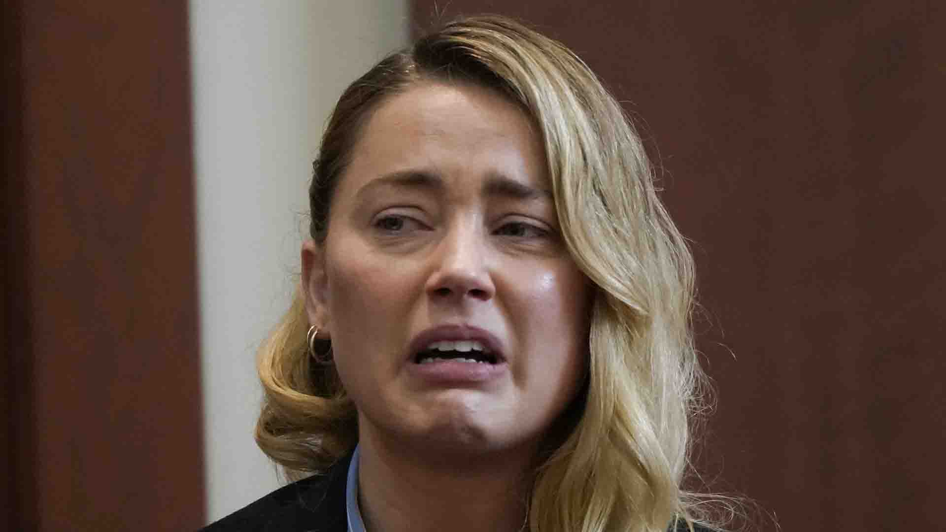 Amber Heard Breaks Down In Tears Testifying About First Time Johnny