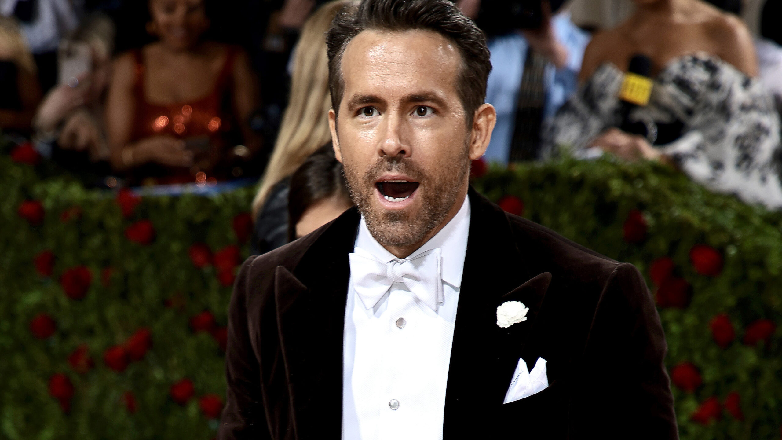 Ryan Reynolds Reaction To Blake Lively At 2022 Met Gala Is Priceless Access 