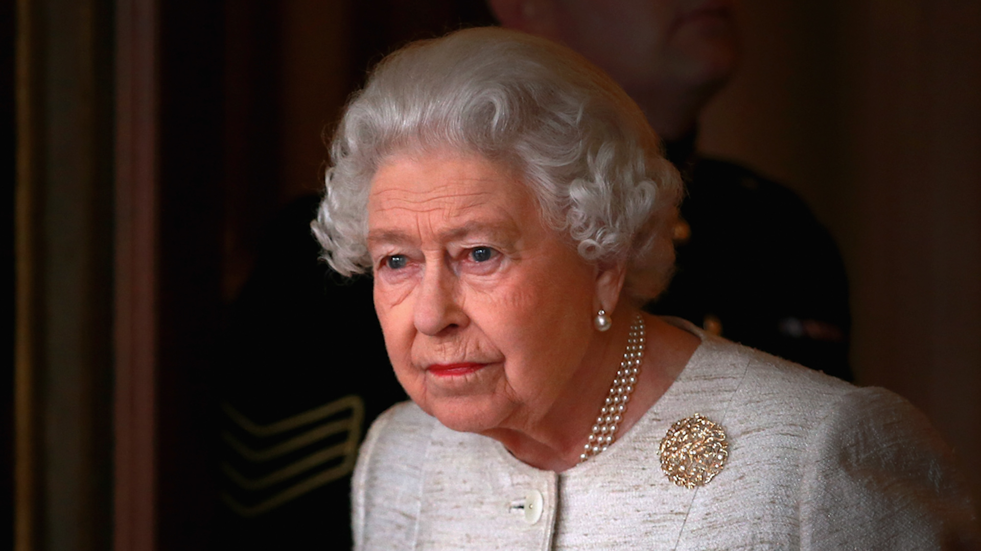 Queen Elizabeth's Flight Forced To Delay Landing Due To Lightning Storm