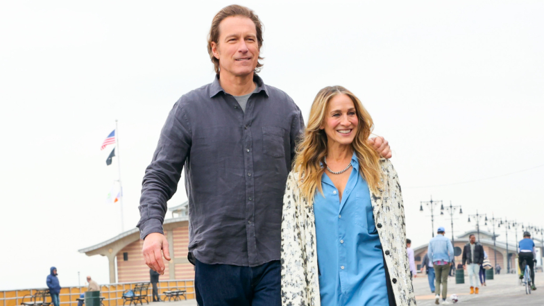 Sarah Jessica Spotted Filming Loved-Up Scenes With John Corbett For 'And Just Like That'