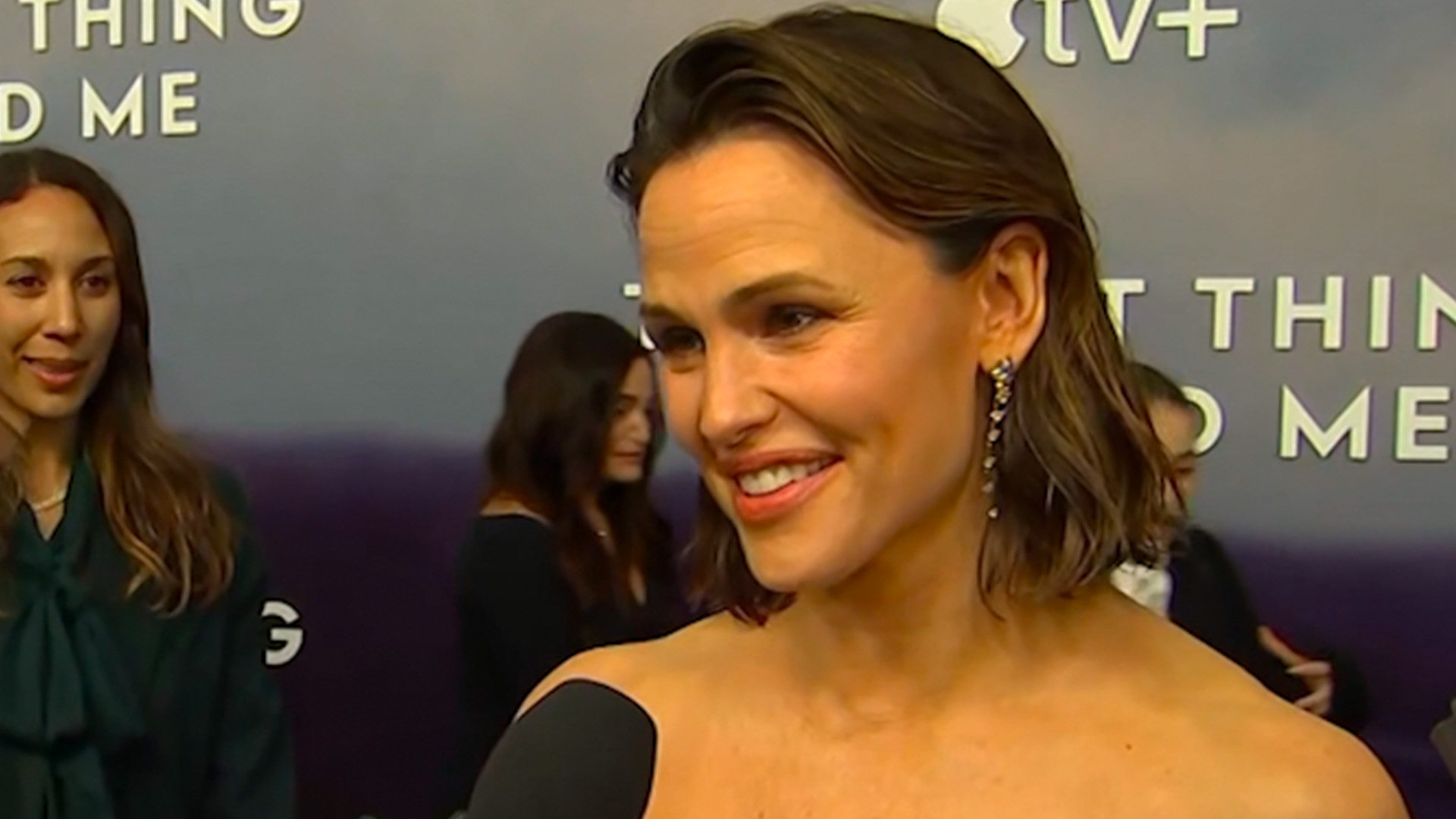 Jennifer Garner Reveals The Gift Reese Witherspoon Gave Her Years Ago