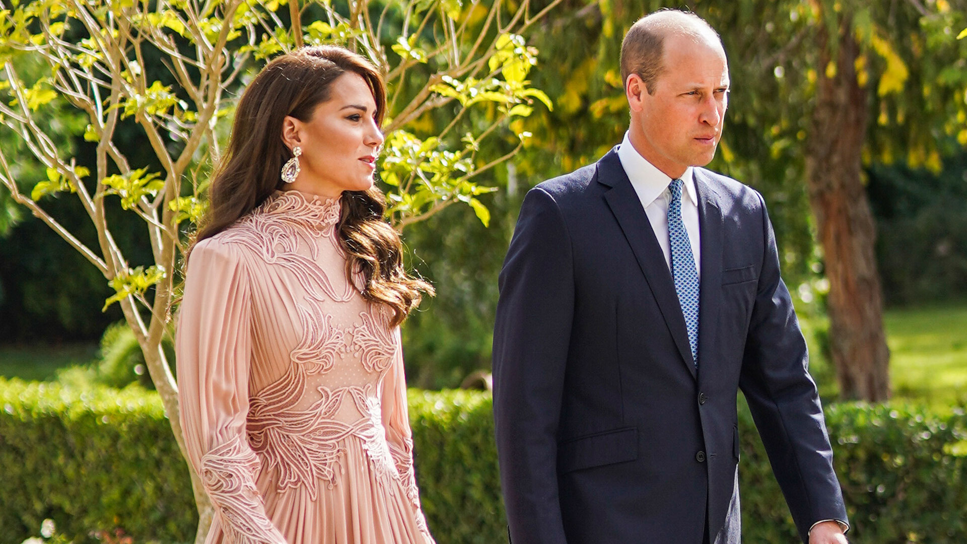 Kate Middleton Stuns In Pink Gown At Crown Prince Hussein & Princess ...