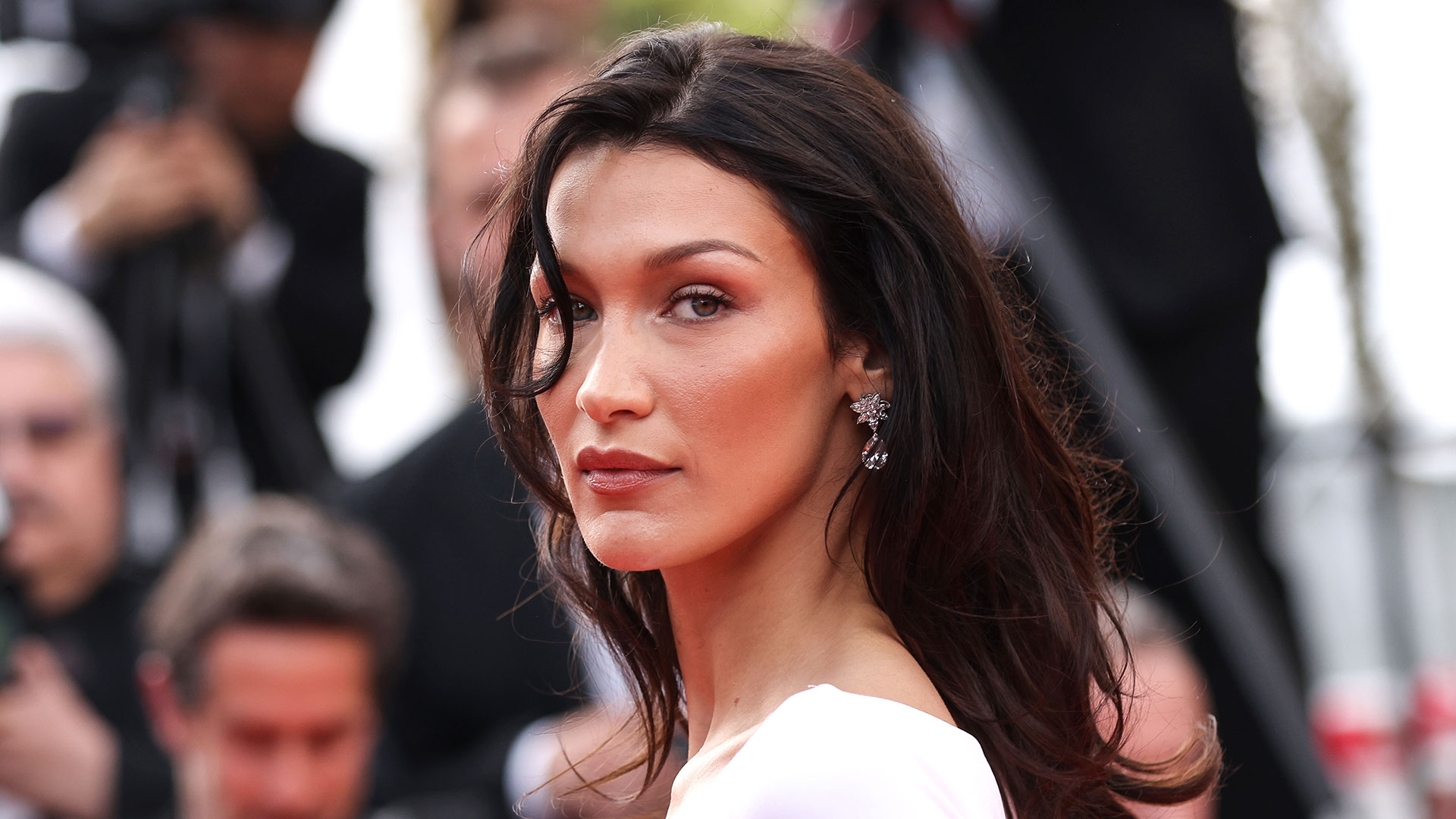 Bella Hadid explains that she has lost modelling jobs and friends due to  her anti-Israel stance