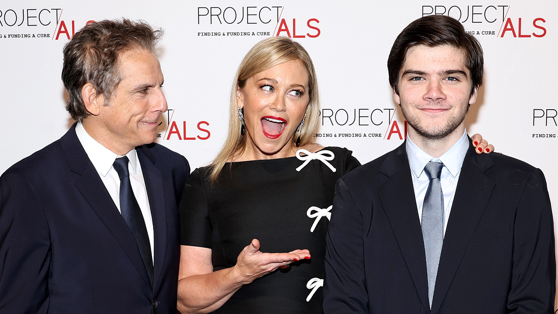 Ben Stiller & Christine Taylor's Rare Red Carpet Family Outing With Son(02)