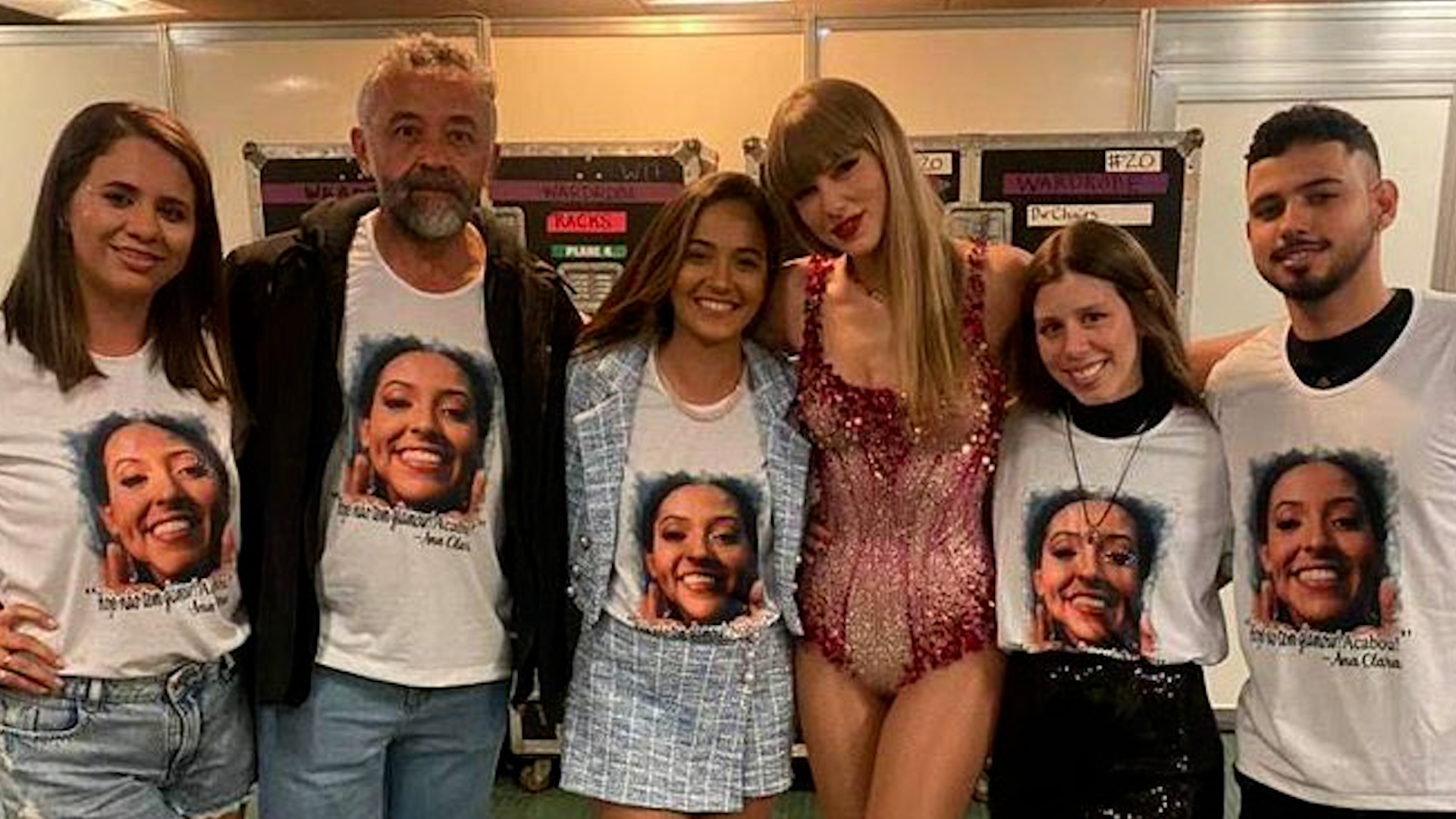 Taylor Swift Meets With Family Of Concertgoer Who Died At Her Brazil