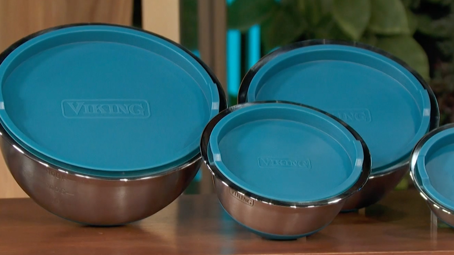 Shop AntiAging Skincare Devices, Stainless Steel Bowls & More On Gilt