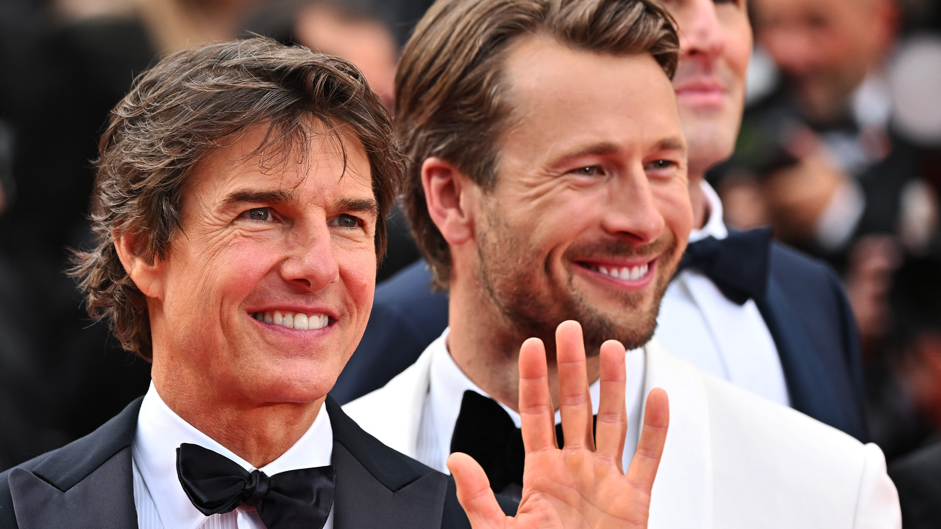 Glen Powell Says Tom Cruise Pranked Him By Pretending to Lose Control(02)