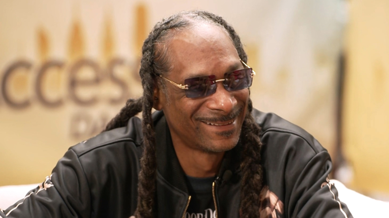 Snoop Dogg Announces Surprise New Album & Movie 'Iz It A Crime