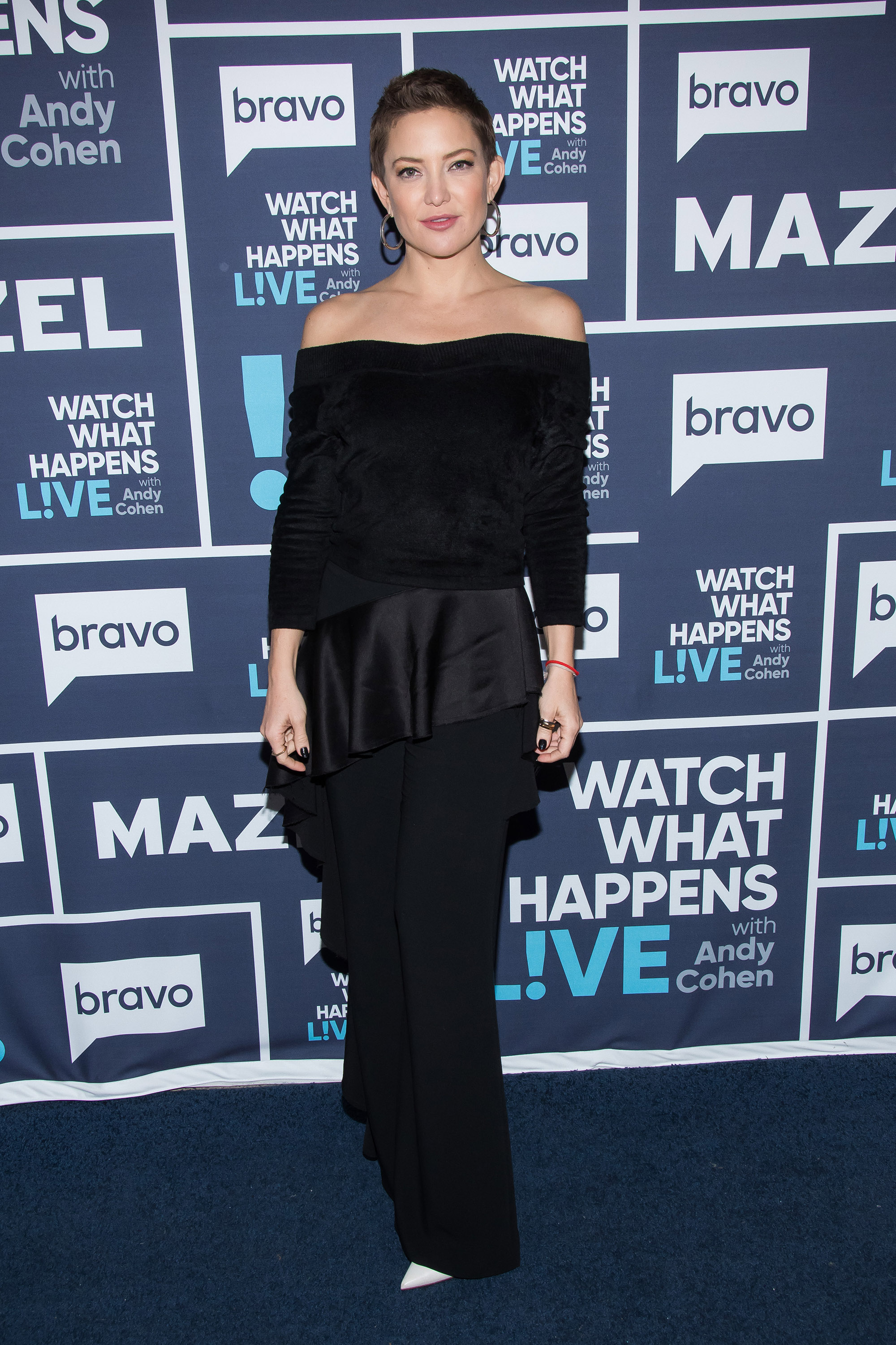 Kate Hudson Shows Off Incredible Vocal Chops Singing Christmas Carols